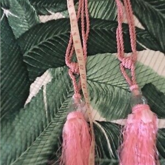 2 New Pink curtains tie back tassels - Picture 3 of 9